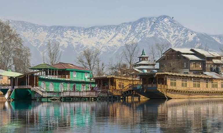 Discover the Paradise of Kashmir: A Luxurious Stay at Sky High Penthouse